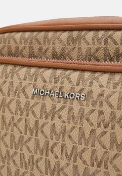 Michael Kors TRAVEL XBODY UNISEX Sac Bandoulière Camel -Michael Kors Soldes Boutique 181743b9d5bc42da8a7dedaa782889fa