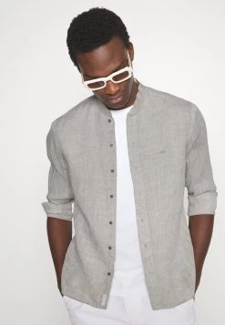 Michael Kors STANDUP SLIM Chemise Taupe Homme -Michael Kors Soldes Boutique 293ffd6290664567bd6c432baf2ff9af