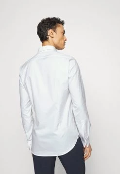 Michael Kors Homme TUXEDO SHIRT Chemise Classique White 7 Michael Kors Homme TUXEDO SHIRT Chemise Classique White -Michael Kors Soldes Boutique 358d729b5541412faa2ab515165bf5a9