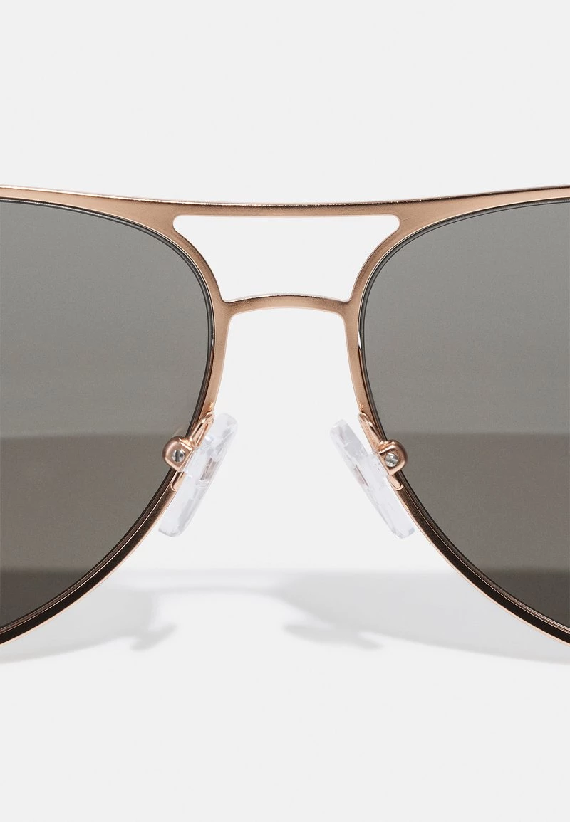 Michael Kors Femme Lunettes De Soleil Rose Gold Coloured 5 Michael Kors Femme Lunettes De Soleil Rose Gold Coloured – Image 5