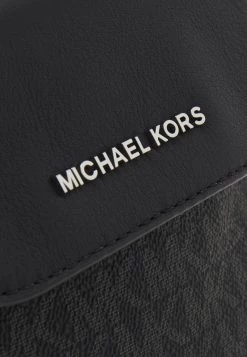 Michael Kors FLAP PHONE XBODY UNISEX Sac Bandoulière Black -Michael Kors Soldes Boutique 5963c890ecee4a9f90957c2fbc0460a1