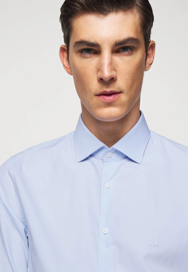 Michael Kors PARMA SLIM FIT Chemise Classique Light Blue Homme 4 Michael Kors PARMA SLIM FIT Chemise Classique Light Blue Homme – Image 4