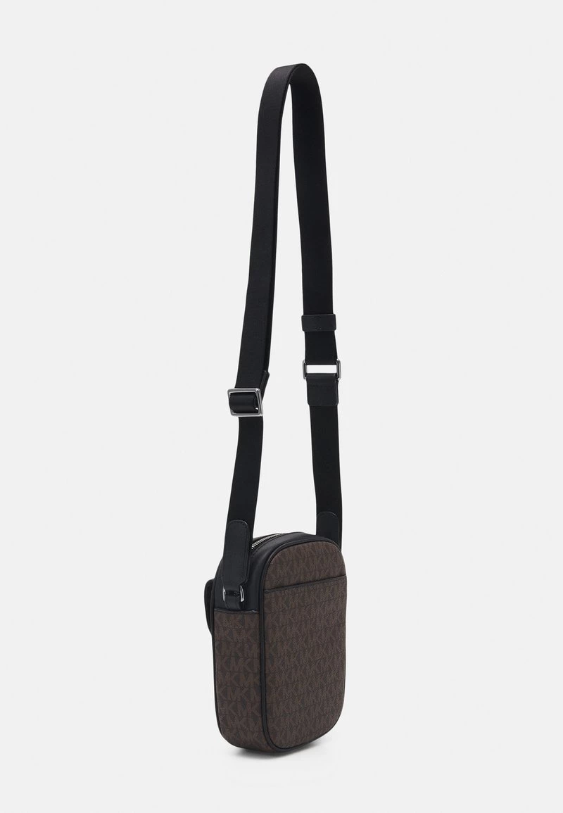 Michael Kors FLAP PHONE XBODY UNISEX Sac Bandoulière Brown/black 2 Michael Kors FLAP PHONE XBODY UNISEX Sac Bandoulière Brown/black – Image 2