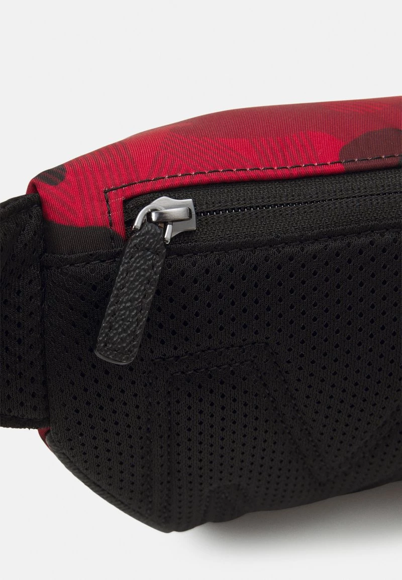 Michael Kors UTILITY BELT UNISEX Sac Banane Red Multi 4 Michael Kors UTILITY BELT UNISEX Sac Banane Red Multi – Image 4