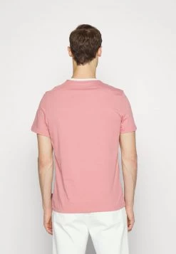 Michael Kors Homme GRID TEE T Shirt Imprimé Dusty Rose 7 Michael Kors Homme GRID TEE T Shirt Imprimé Dusty Rose -Michael Kors Soldes Boutique 6e416820e18e48c297f38809a01c848d