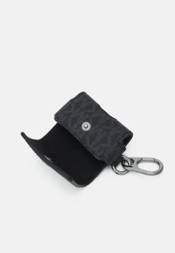 Michael Kors EXPANDABLE EARBUD UNISEX Étui à Portable Black -Michael Kors Soldes Boutique 7c0bbeb64f1d48588f40243728ebd9cb