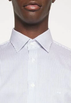 Michael Kors Homme RALEIGH DOBBY STRIPE SLIM FIT SHIRT Chemise Classique Blue 11 Michael Kors Homme RALEIGH DOBBY STRIPE SLIM FIT SHIRT Chemise Classique Blue -Michael Kors Soldes Boutique 87f207d89063442e886ae7c0255a51de