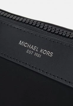 Michael Kors FLAT CROSSBODY UNISEX Sac Bandoulière Black -Michael Kors Soldes Boutique 974ed03a3370486da22942a1d529a8bc