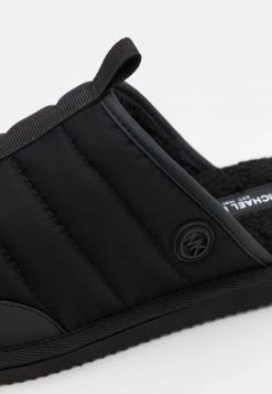 Michael Kors Homme ANDERS SLIPPER Chaussons Black -Michael Kors Soldes Boutique aec7c292457f4d70b9423bbecd426e40