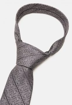 Michael Kors Homme THINLY OUTLINED AND LINKED LOGO Cravate Grey -Michael Kors Soldes Boutique c997c9d9b2d248a2ac7ee90024e1dda3