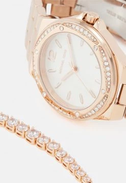 Michael Kors LENNOX SET Montre Rose Gold Coloured Femme -Michael Kors Soldes Boutique cfa5b23c0eda45e9b4a954e5a5aa4d5c