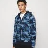 Michael Kors BLOCKED LOGO HOODIE CAMO Sweatshirt Dark Midnight Homme