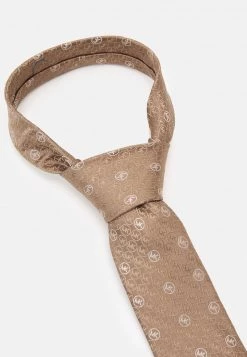 Michael Kors PLATINOM LOGO Cravate Taupe Homme -Michael Kors Soldes Boutique e7ac8fe708914ca8938aabceb28a44c5