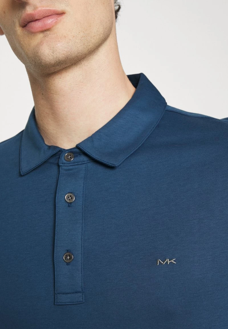 Michael Kors SLEEK Polo Blue Homme 7 Michael Kors SLEEK Polo Blue Homme – Image 7
