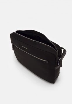 Michael Kors CAMERA BAG UNISEX Sac Ordinateur Black -Michael Kors Soldes Boutique ed973d10540546bb8bfbb3be3794cad0