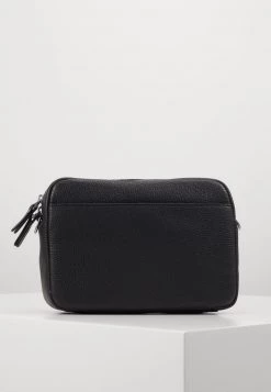 Michael Kors UTILITY XBODY Sac Bandoulière Black Unisex 9 Michael Kors UTILITY XBODY Sac Bandoulière Black Unisex -Michael Kors Soldes Boutique fa82a63e66e34935adcf1be35c1e1b60